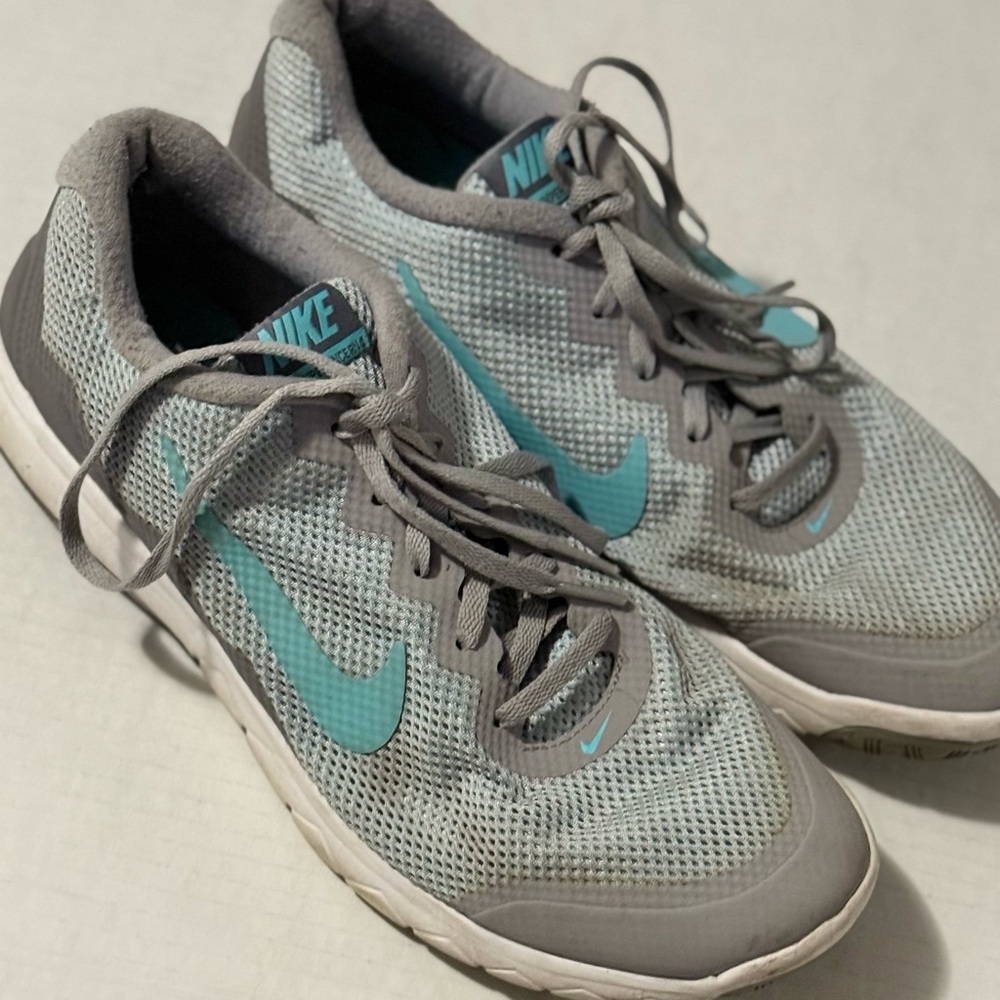 Nike Flex Experience RN Gray and Teal Sneakers